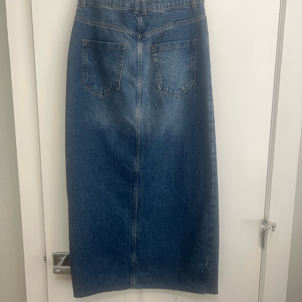 Zara Women's Dark Blue Denim Skirt - Picture 5 of 10
